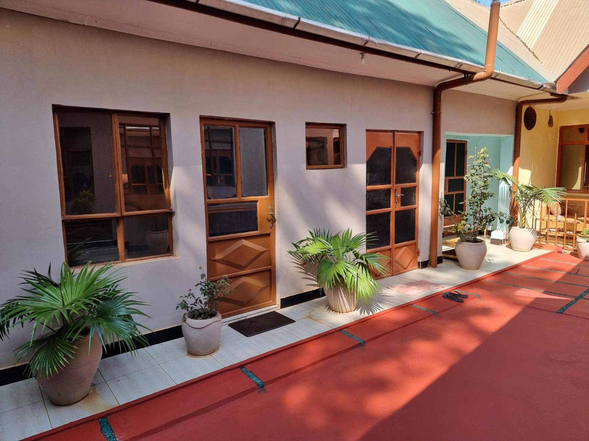 Kisanga Homestay Моши Экстерьер фото