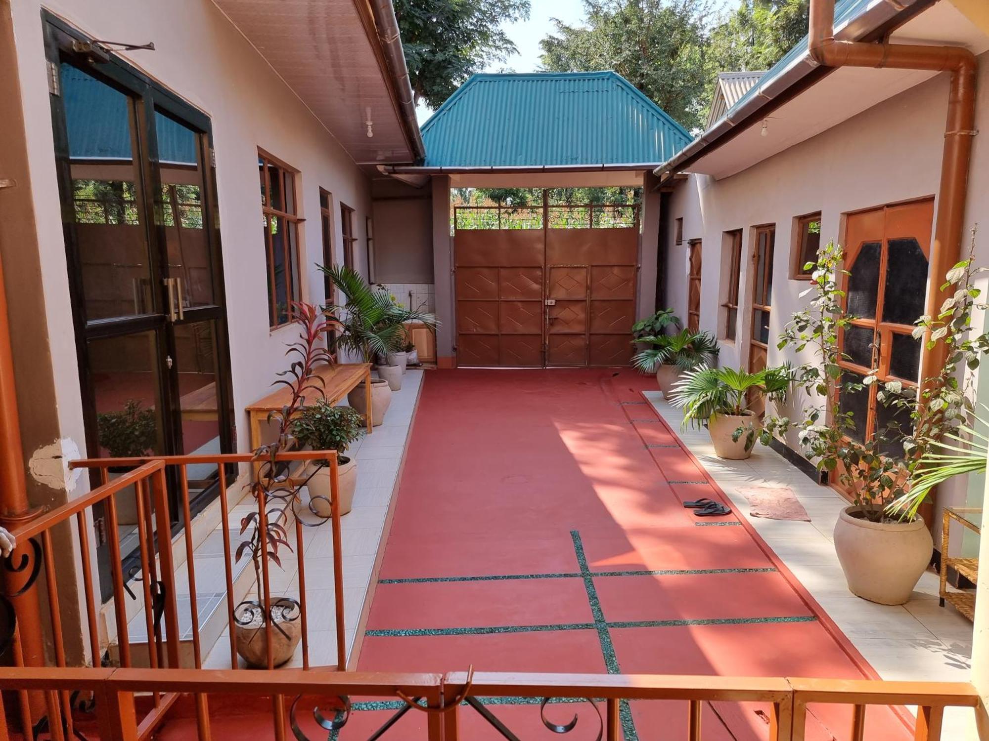 Kisanga Homestay Моши Экстерьер фото
